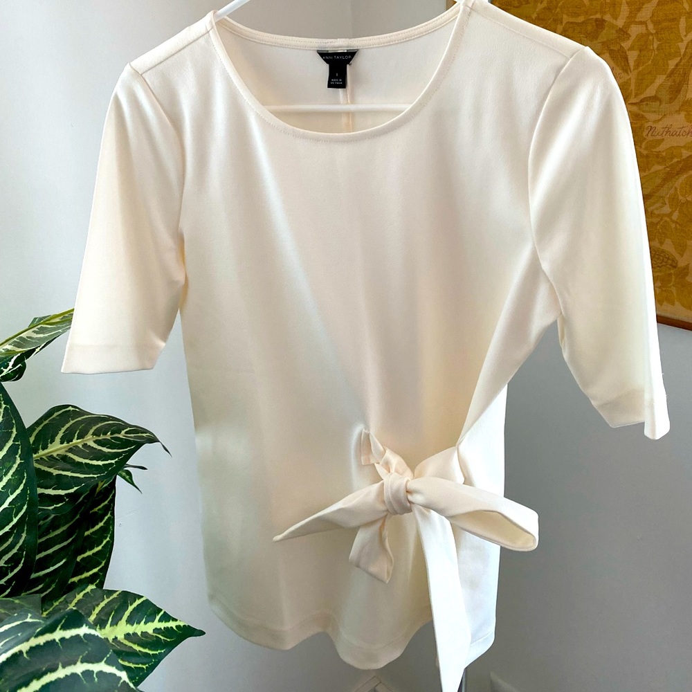 Ann Taylor tie front top. Cream.